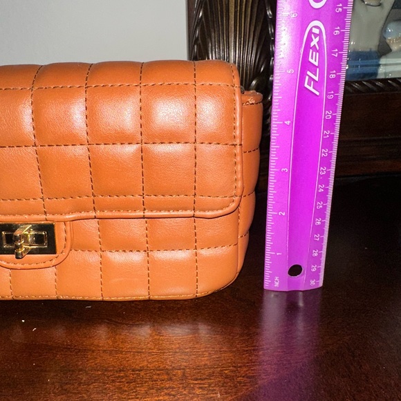 Quilted Clutch NWOT - Picture 3 of 7